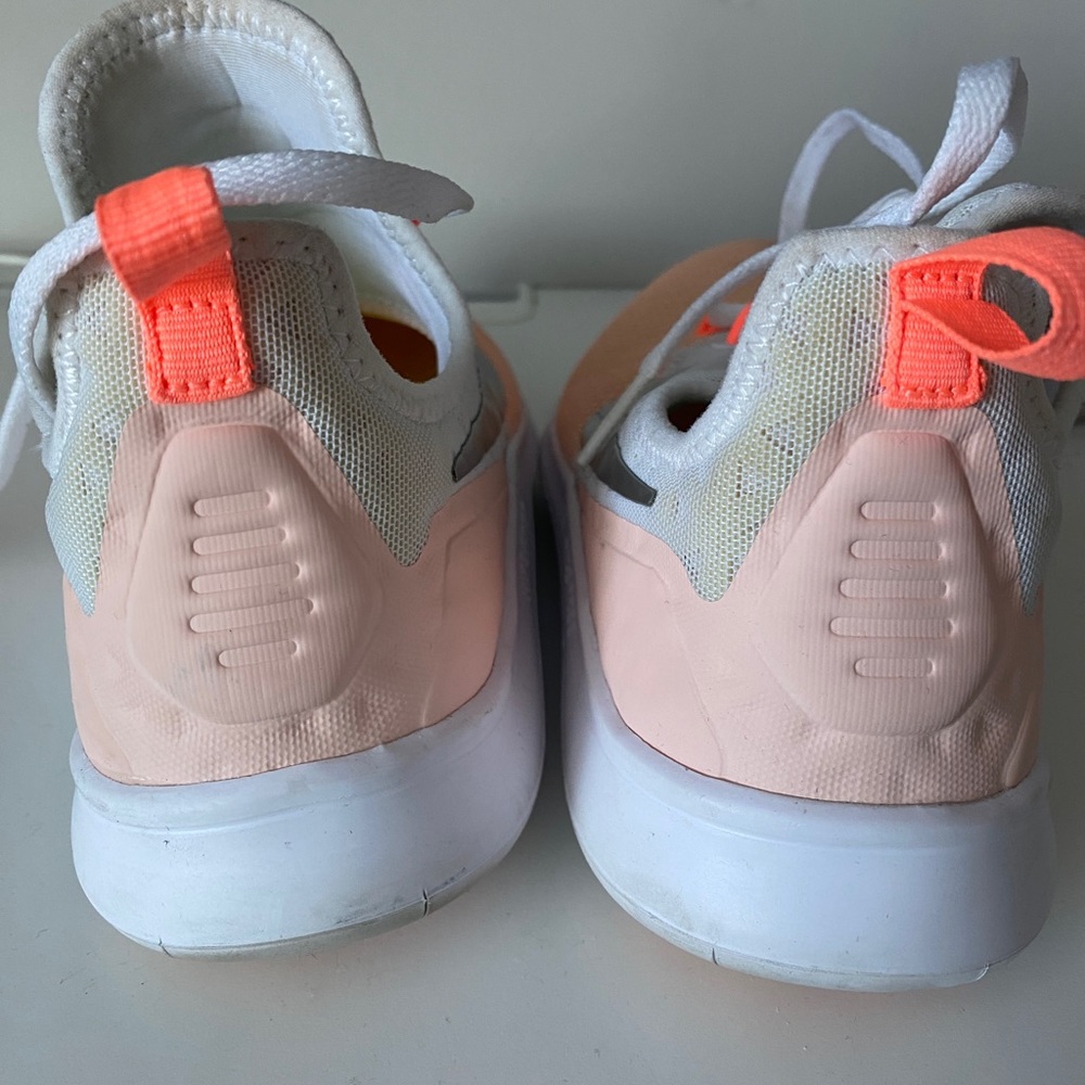 Nike Free TR 8 Shoes Womens White Peach Cross Training 942888-102